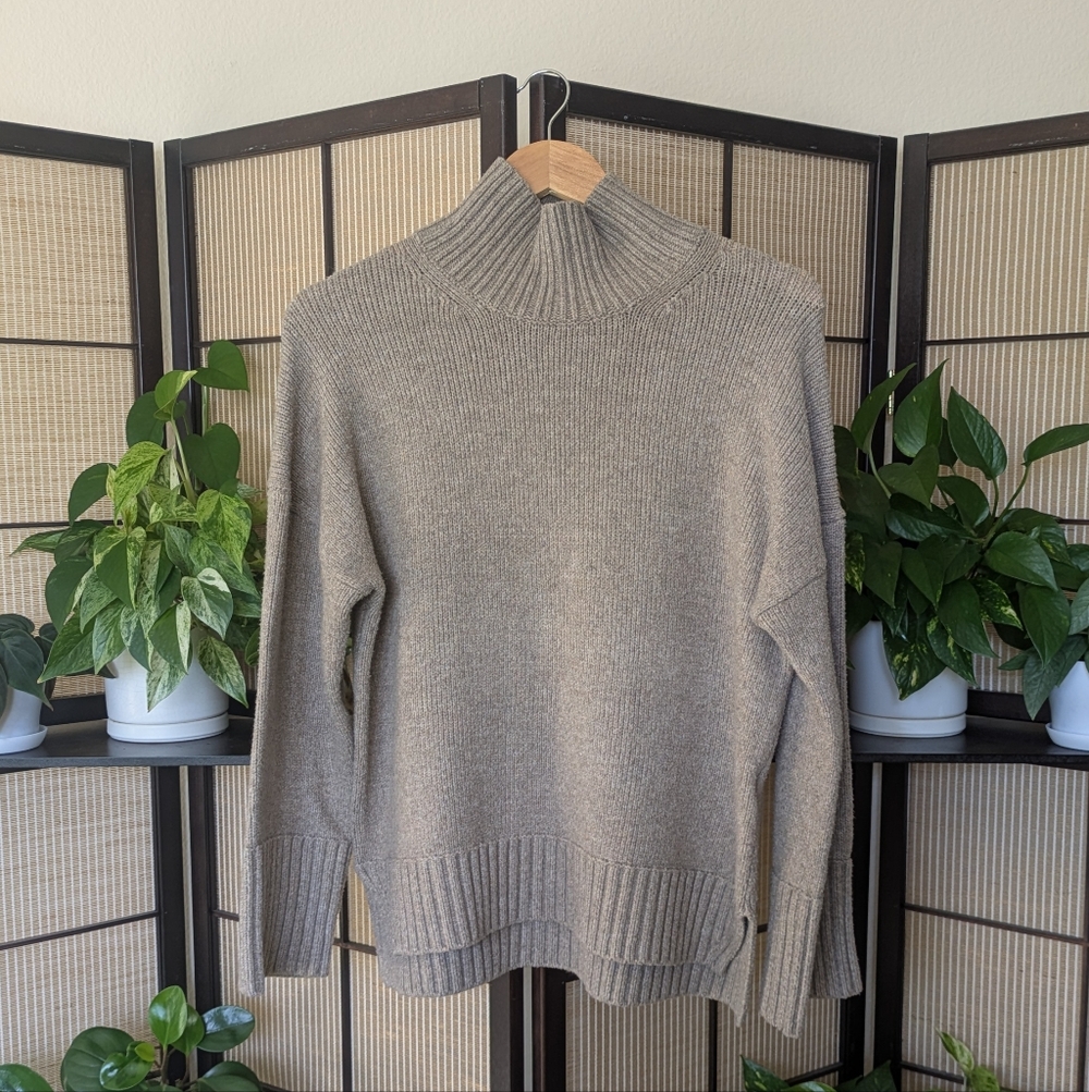 Abercrombie & Fitch Tuckable Easy Turtleneck Sweater in Tan